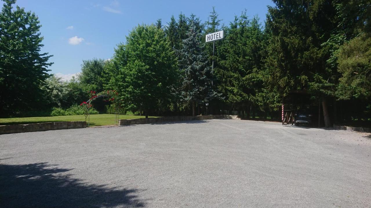 Hotel Landgasthof Fromm Untergruppenbach Exterior foto