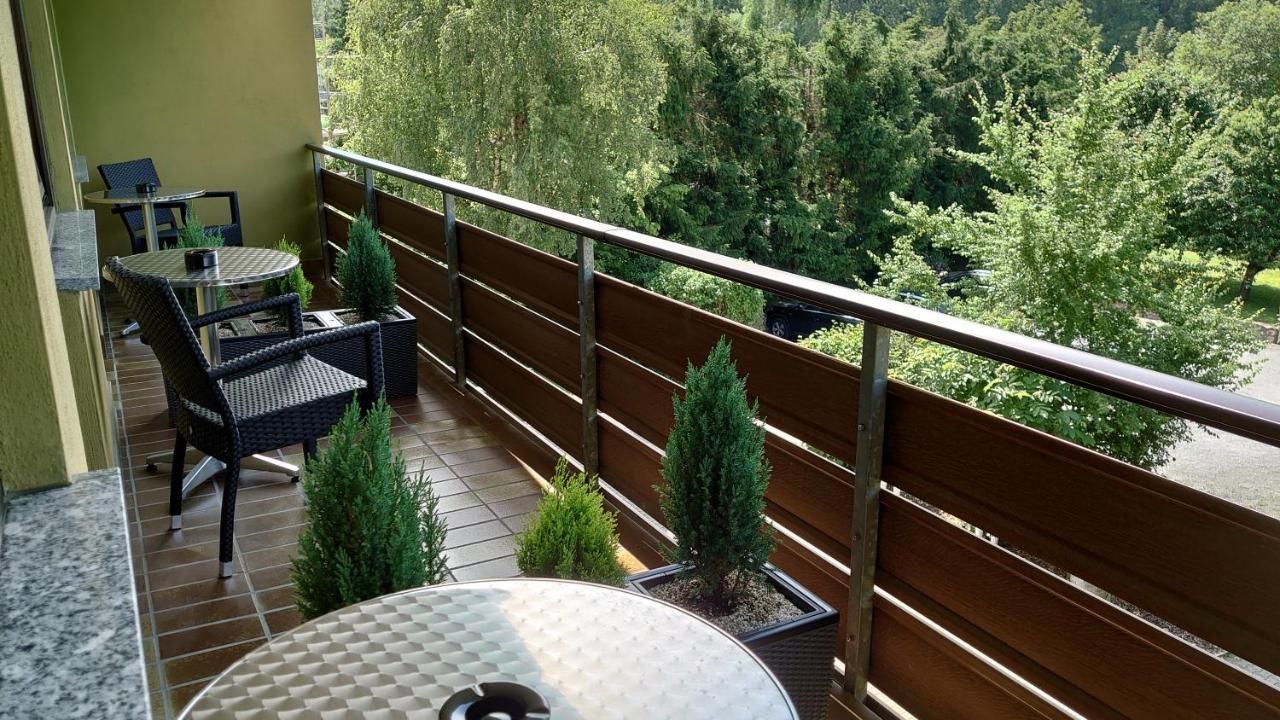 Hotel Landgasthof Fromm Untergruppenbach Exterior foto